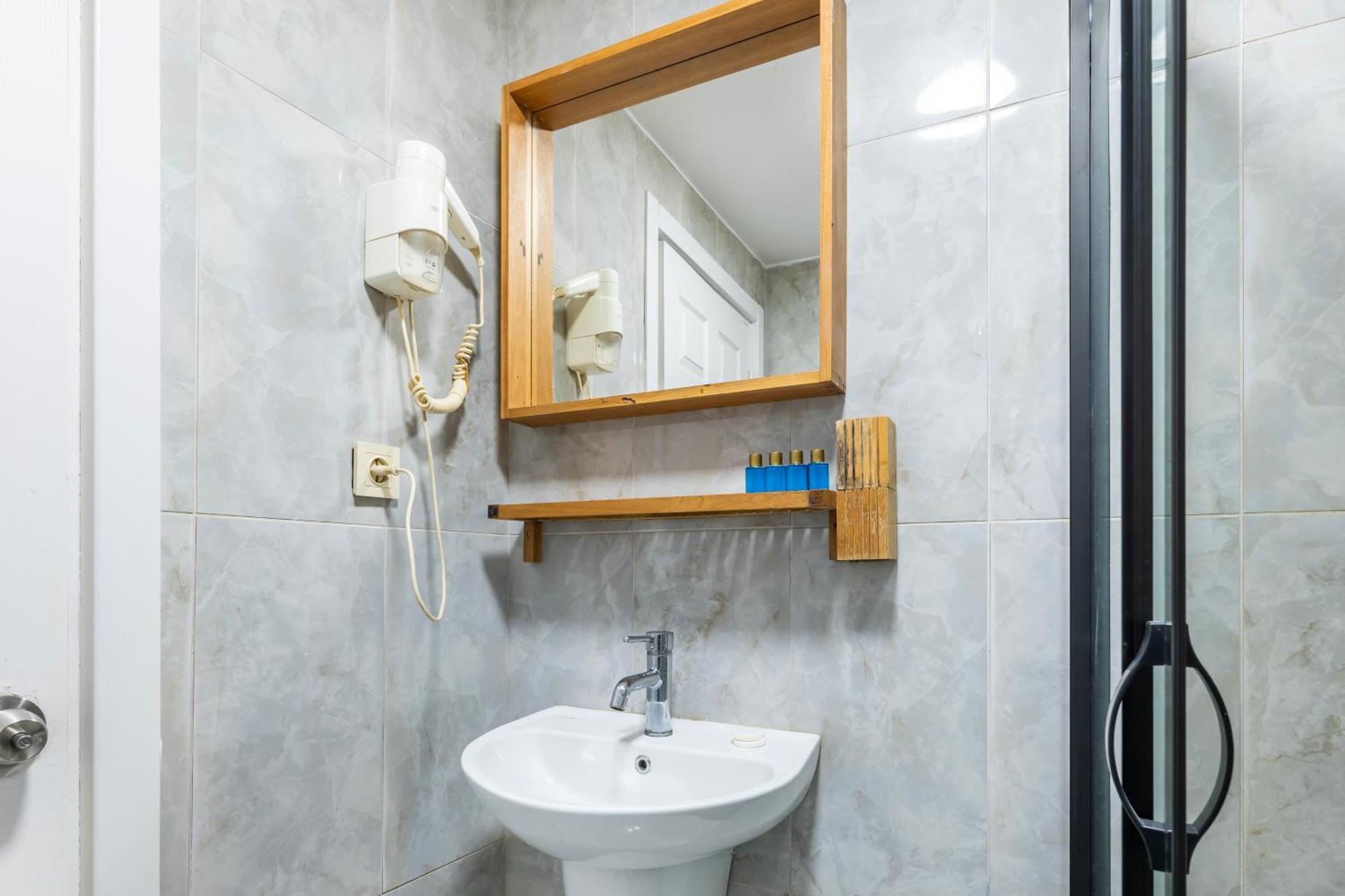 Taksim Dora Hotel Istanbul Bagian luar foto
